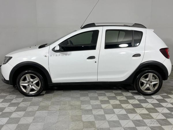 2017-Renault-Sandero-900T-Stepway image:18