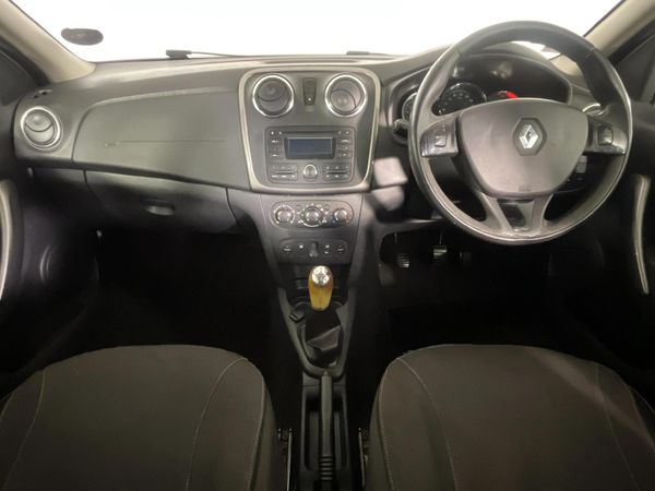 2017-Renault-Sandero-900T-Stepway image:1