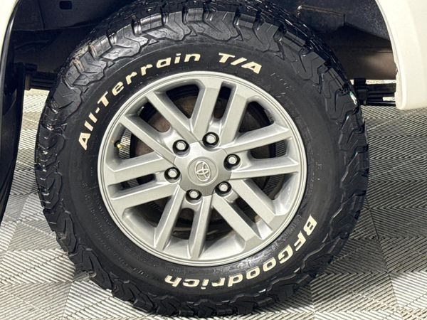 2015-Toyota-Hilux-30-D-4D-Legend-45-Xtra-Cab image:6
