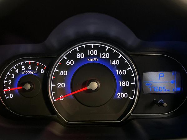 2016-Hyundai-i10-11-Motion-Auto image:2