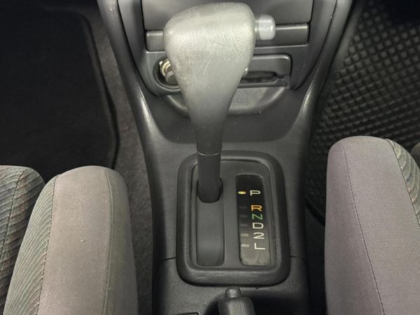 2002-Toyota-Corolla-160i-GLE-Auto image:10