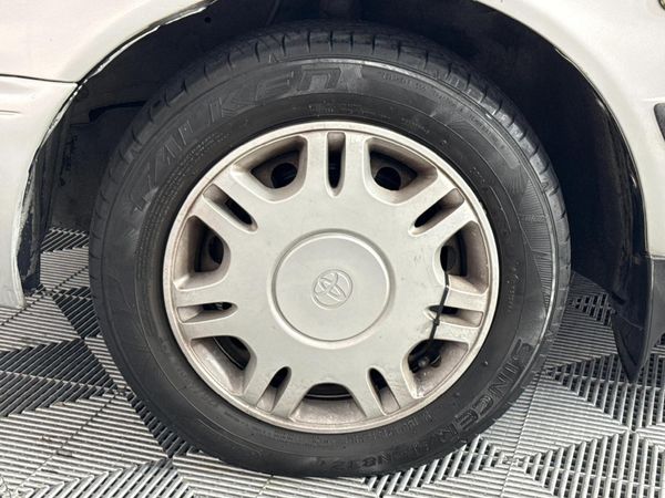 2002-Toyota-Corolla-160i-GLE-Auto image:4