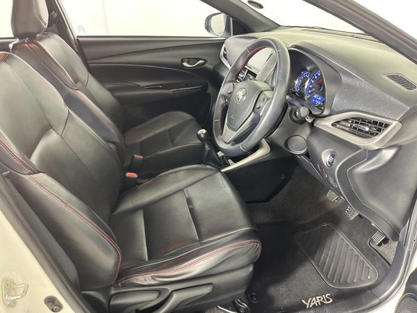 2019-Toyota-Yaris-15-Sport-5-dr image:9