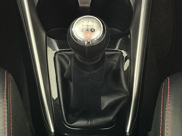2019-Toyota-Yaris-15-Sport-5-dr image:10