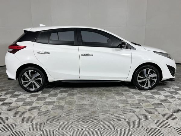 2019-Toyota-Yaris-15-Sport-5-dr image:16