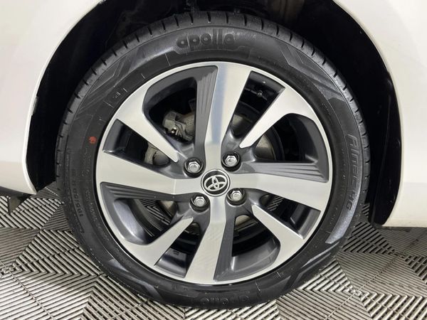 2019-Toyota-Yaris-15-Sport-5-dr image:4