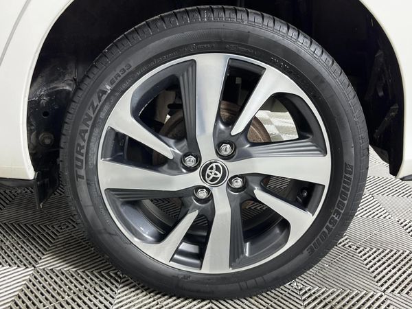 2019-Toyota-Yaris-15-Sport-5-dr image:6