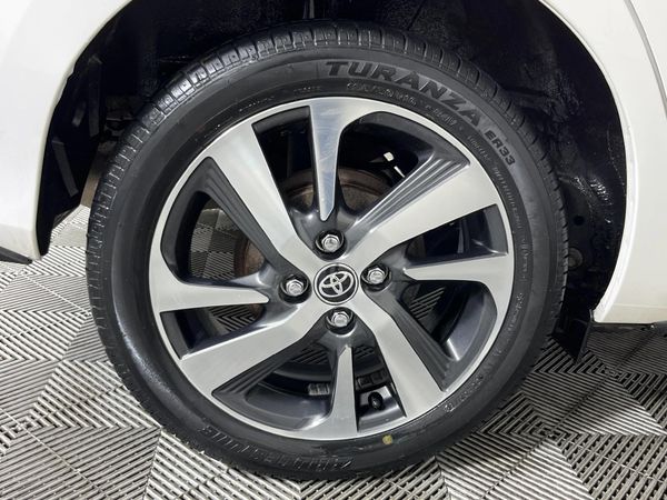 2019-Toyota-Yaris-15-Sport-5-dr image:7