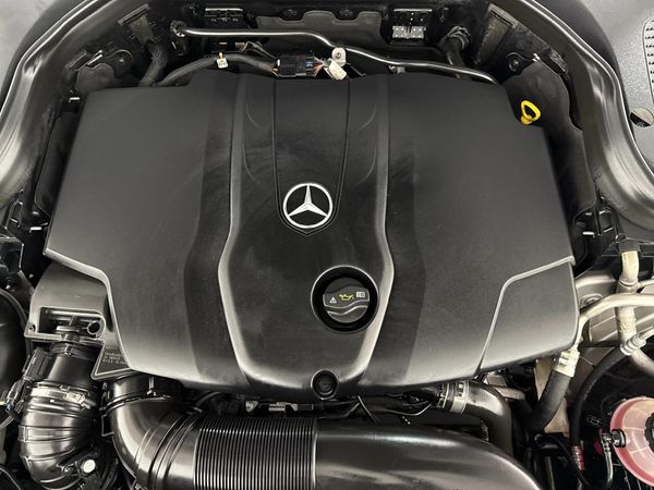 2017-Mercedes-Benz-GLC-250d image:11