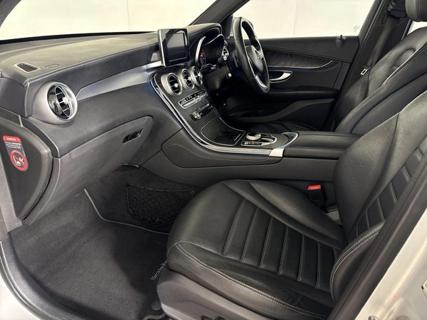 2017-Mercedes-Benz-GLC-250d image:8