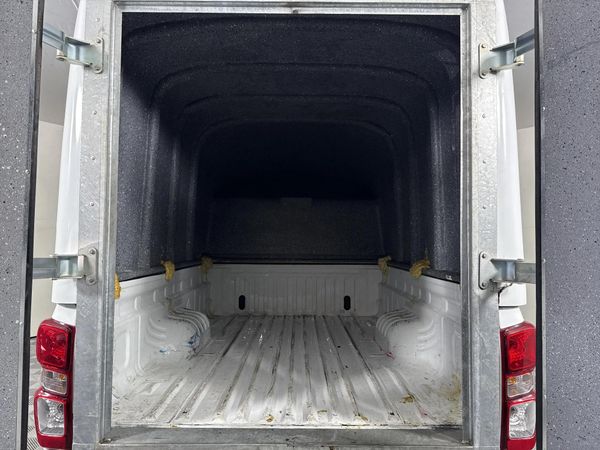 2024-Isuzu-D-Max-19-DDI-HR-Single-Cab image:8
