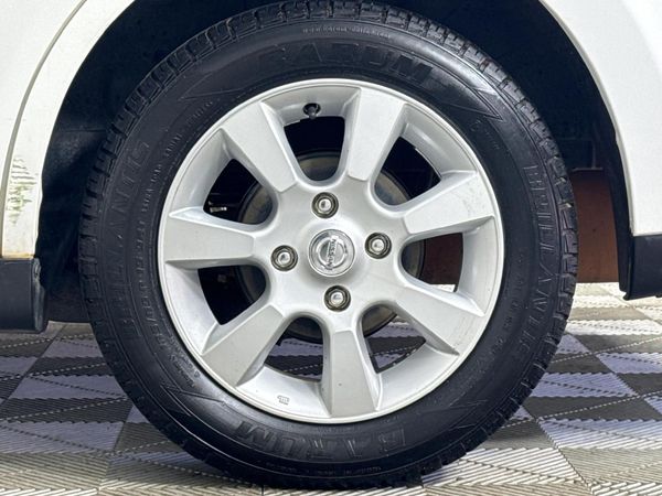 2013-Nissan-Tiida-18-Acenta image:6