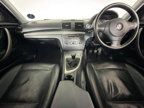 2011-BMW-1-Series-118i-5-dr image:1
