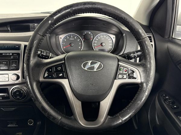 2013-Hyundai-i20-14-Glide image:11