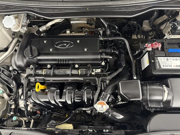 2013-Hyundai-i20-14-Glide image:12