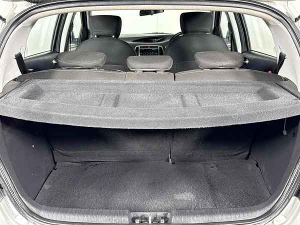 2013-Hyundai-i20-14-Glide image:13