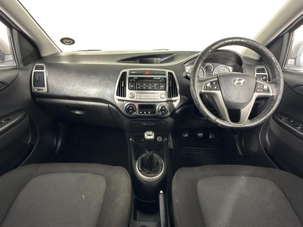 2013-Hyundai-i20-14-Glide image:1