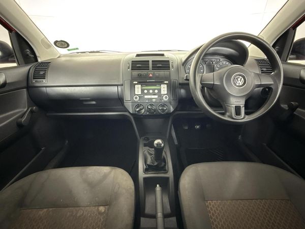 2013-Volkswagen-Polo-Vivo-16-5-dr image:1
