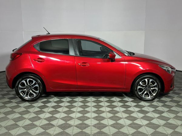 2015-Mazda-2-15-Individual-5-dr image:16