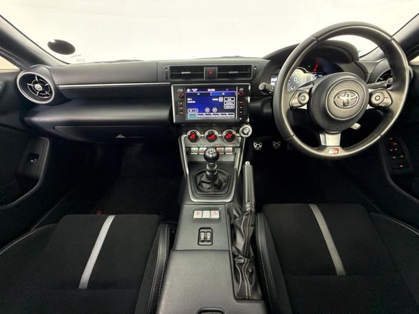 2023-Toyota-GR-86-24 image:1