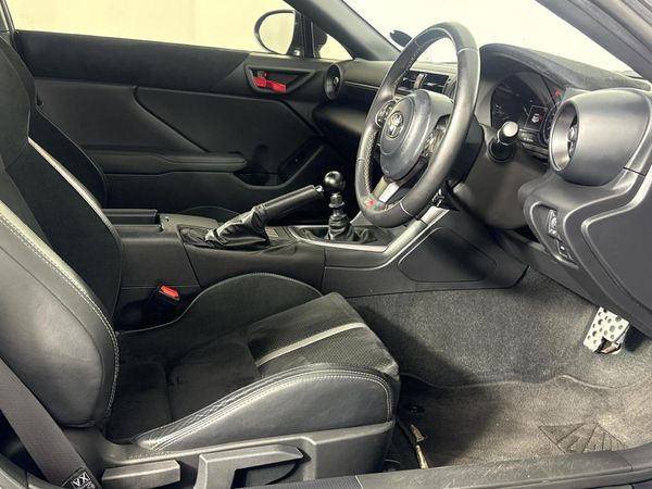 2023-Toyota-GR-86-24 image:8