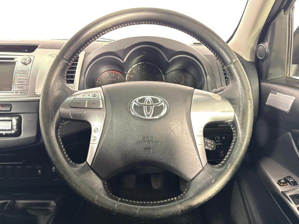 2015-Toyota-Hilux-30-D-4D-Legend-45-4x4-Double-Cab image:12