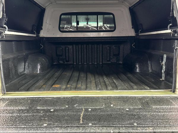 2015-Toyota-Hilux-30-D-4D-Legend-45-4x4-Double-Cab image:13
