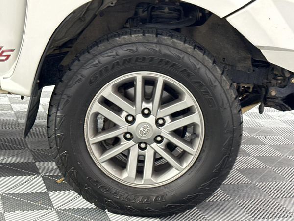 2015-Toyota-Hilux-30-D-4D-Legend-45-4x4-Double-Cab image:5