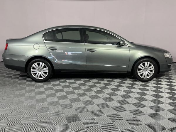 2006-Volkswagen-Passat-20-TDI-Highline-Auto image:16