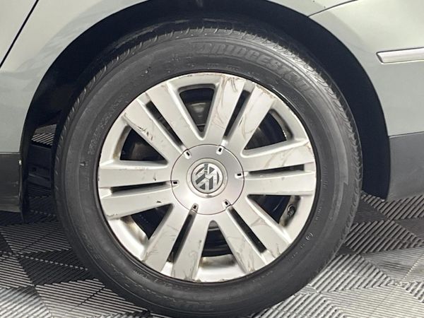 2006-Volkswagen-Passat-20-TDI-Highline-Auto image:6