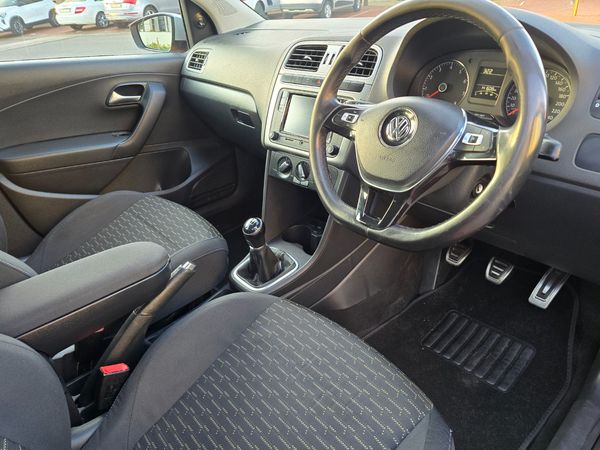 2019-Volkswagen-Polo-Vivo-16-Maxx-5-dr image:23