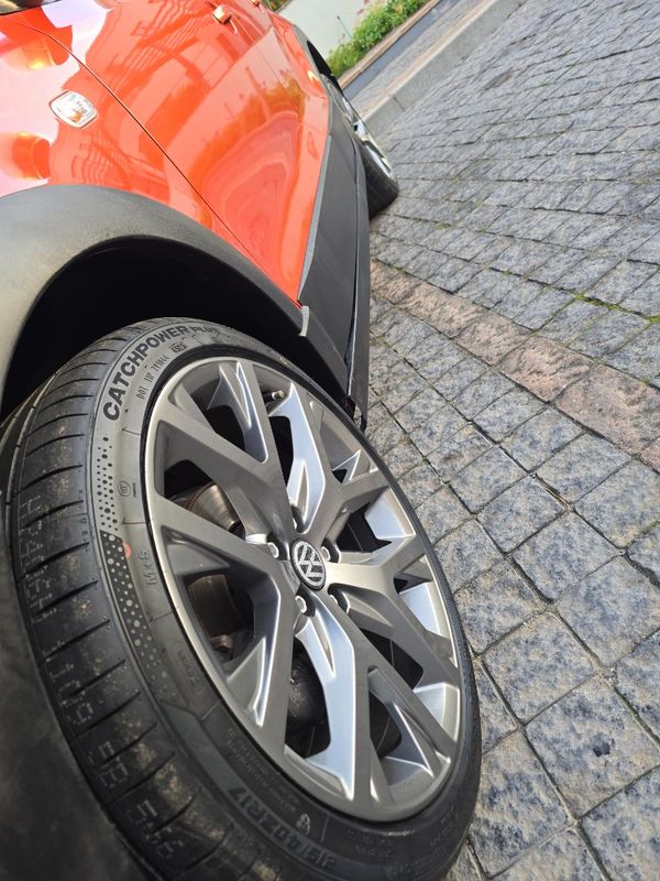 2019-Volkswagen-Polo-Vivo-16-Maxx-5-dr image:4