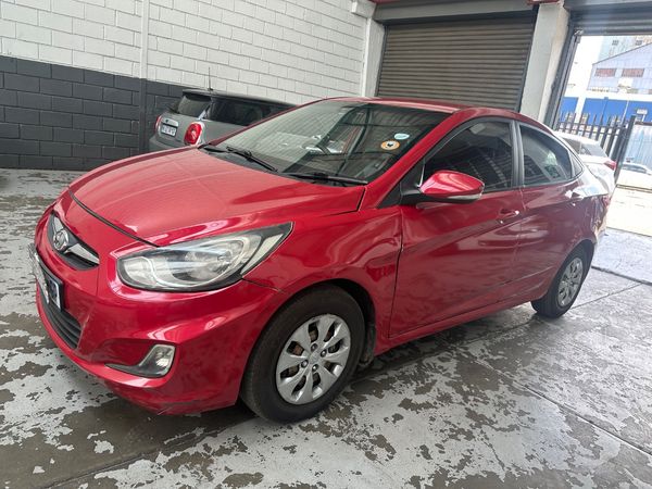 2013-Hyundai-Accent-16-GLS-Fluid image:10