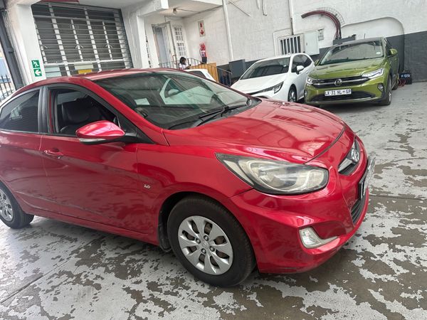 2013-Hyundai-Accent-16-GLS-Fluid image:13