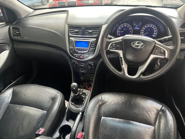 2013-Hyundai-Accent-16-GLS-Fluid image:17