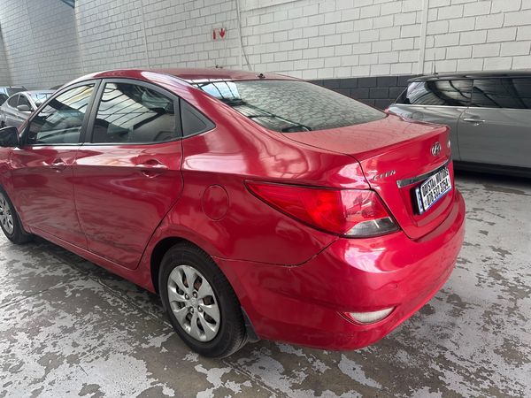 2013-Hyundai-Accent-16-GLS-Fluid image:2