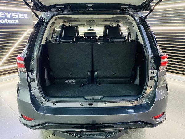 2023-Toyota-Fortuner-24-GD-6-RB-Auto image:9
