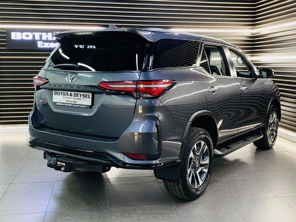 2023-Toyota-Fortuner-24-GD-6-RB-Auto image:10