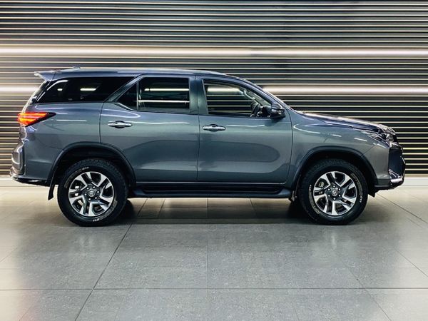 2023-Toyota-Fortuner-24-GD-6-RB-Auto image:11