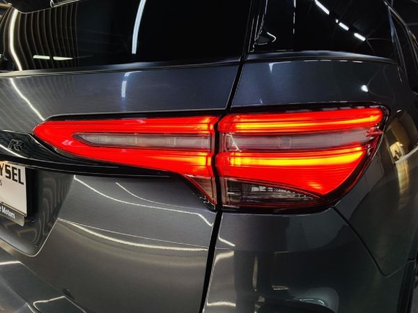 2023-Toyota-Fortuner-24-GD-6-RB-Auto image:12