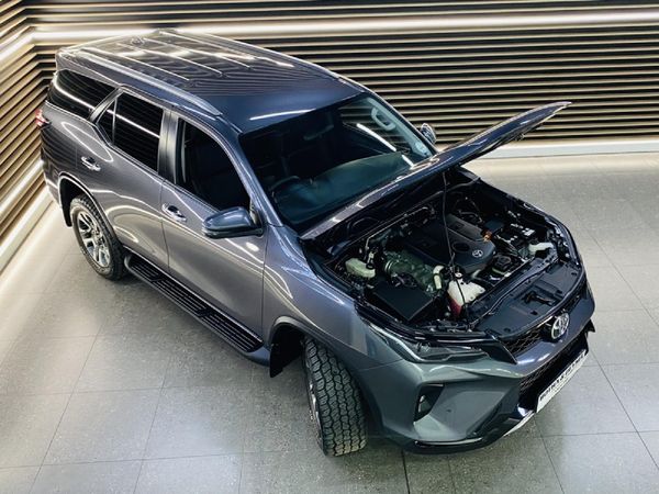 2023-Toyota-Fortuner-24-GD-6-RB-Auto image:3