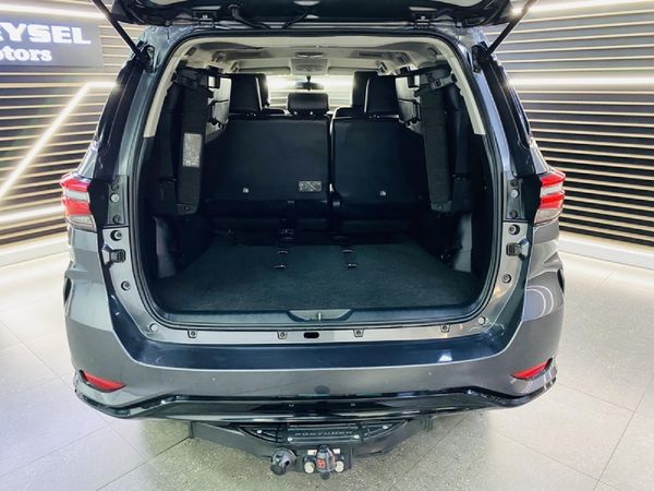 2023-Toyota-Fortuner-24-GD-6-RB-Auto image:8