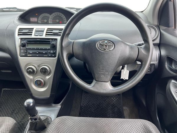 2008-Toyota-Yaris-T3 image:6