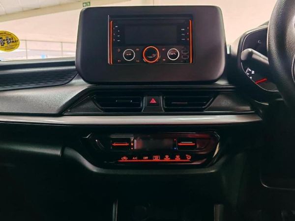 2025-Suzuki-Swift-12-GL image:14
