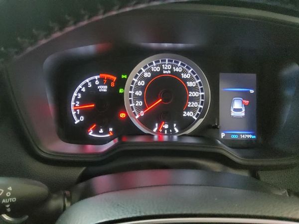 2024-Toyota-Corolla-Cross-18-XS image:10
