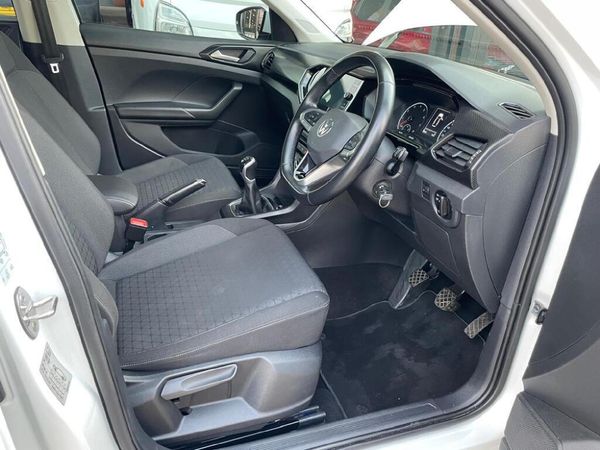 2023-Volkswagen-T-Cross-10-TSI image:9