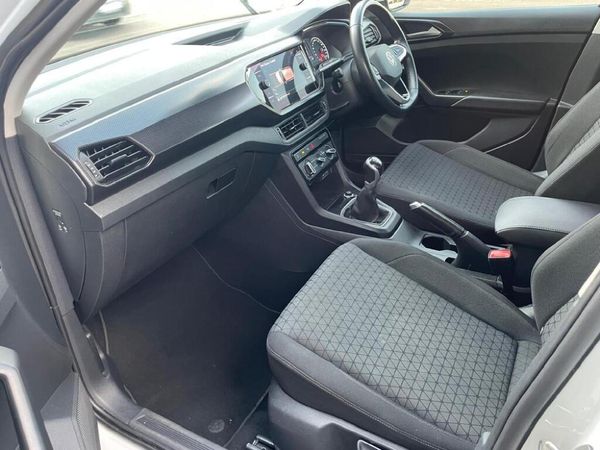 2023-Volkswagen-T-Cross-10-TSI image:10