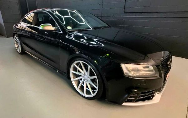 2011-Audi-RS5-Coupe-quattro-Auto image:9