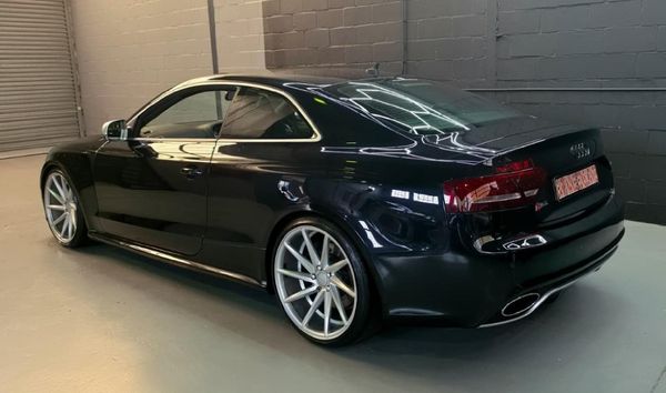 2011-Audi-RS5-Coupe-quattro-Auto image:10