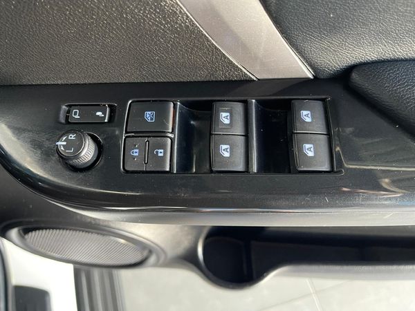 2023-Toyota-Fortuner-24-GD-6-4x4-Auto image:9